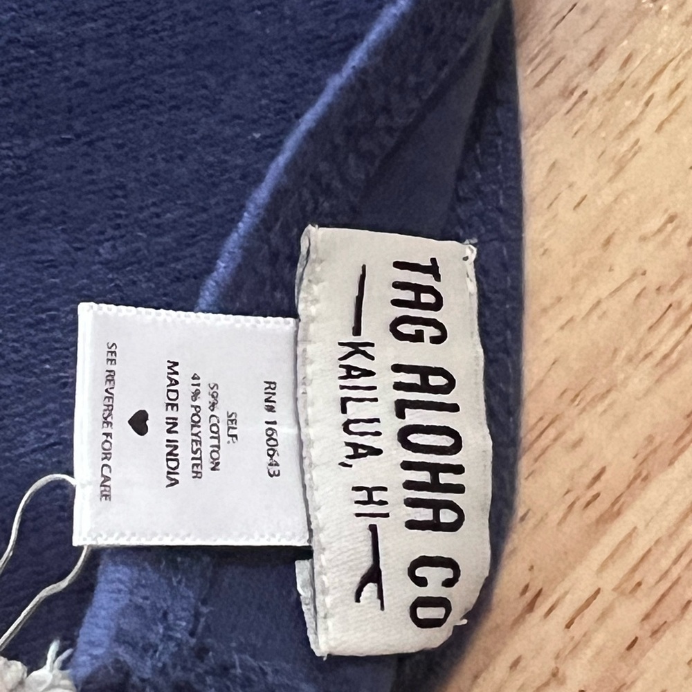 NWT Tag Aloha Co. blue hibiscus scarf - Picture 3 of 6